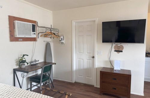 Wofford Heights Hotel | Lakeshore Lodge