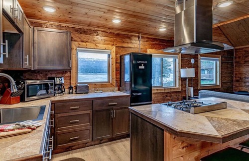 Homer Cabin | Lakeshore Lodging Cabins