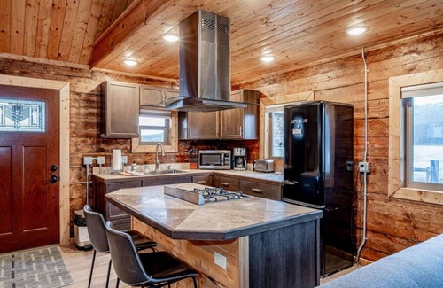 Homer Cabin | Lakeshore Lodging Cabins