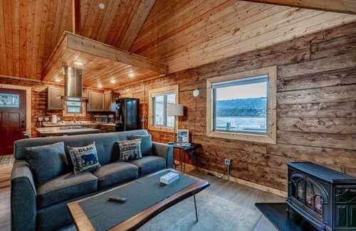 Homer Cabin | Lakeshore Lodging Cabins