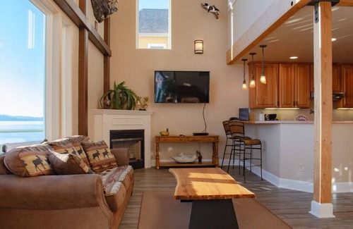 Homer Condo | Lakeshore Lodging Ocean Front Lodges