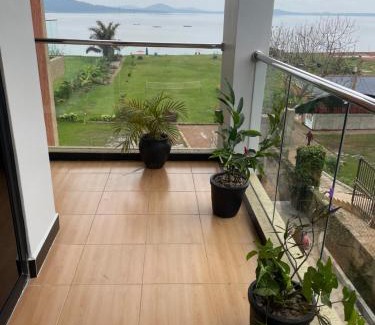 Kampala Hotel | Lakeshore Victoria view apartments