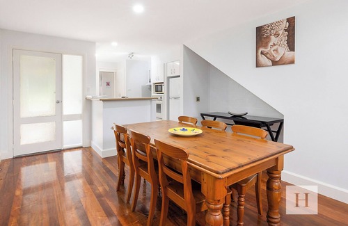 Cams Wharf Villa | Lakeshores Villa - 200m from pool, tennis & lake!