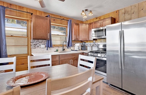 Big Bear Lake Hotel | Lakeside #109