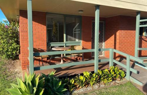 Lakes Entrance House | Lakeside 2-Bedroom Villa