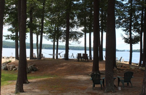 Naples Cottage | Lakeside 2-bedroom w/AC sleeps 5. Quiet Beach in lovely Naples.