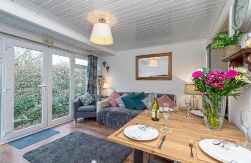 Bont Newydd Ski Chalet | Lakeside 77 at Glan Gwna holiday park