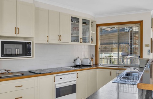 Merimbula Apartment | Lakeside Apartment- By the water edge