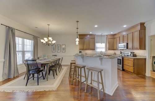Prosperity House | Lakeside at Bedford - 5BR | 5BA| Waterfront
