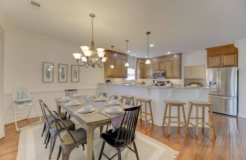 Prosperity House | Lakeside at Bedford - 5BR | 5BA| Waterfront