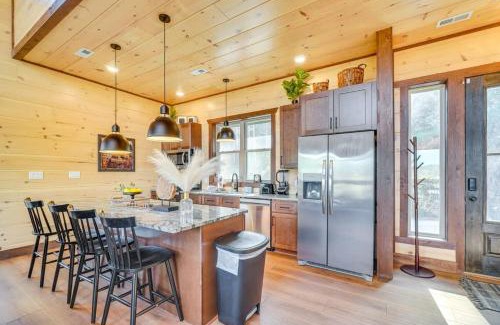 Sevierville House | Lakeside Bear Lodge