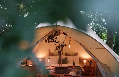 Nunney RV Rental | Lakeside Bell Tent - Canvas Studio at Marston Park