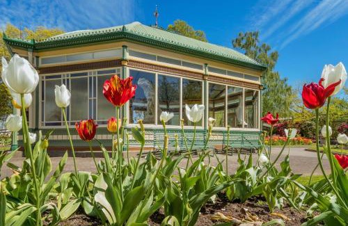 Lake Wendouree Apartment | Lakeside Bliss, Perfect Location Guesthouse