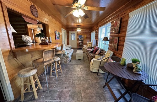 Buchanan Cabin | Lakeside Cabin in Peaceful Cypress Bay on Kentucky Lake