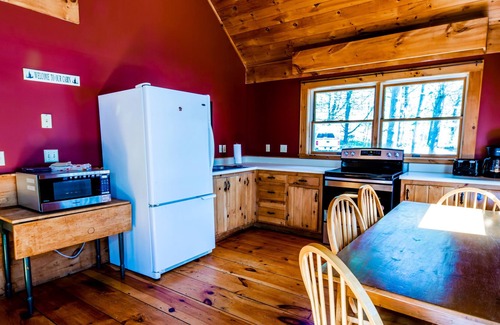 Caratunk Cabin | Lakeside cabin nestled along the shores of Wyman Lake