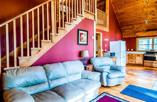 Caratunk Cabin | Lakeside cabin nestled along the shores of Wyman Lake