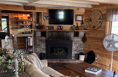Rangeley Plantation Cabin | Lakeside cabin
