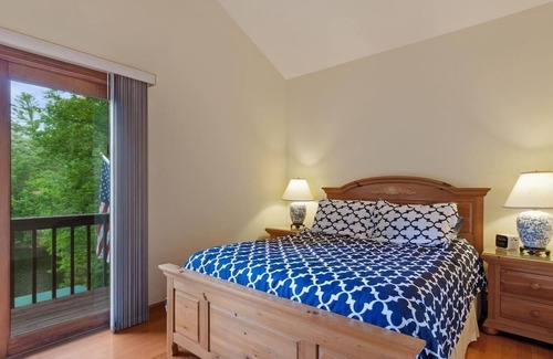 Barnstead Ski Chalet | Lakeside Charm, Private Beach, Gun Stock, Locke Lake, all season memories