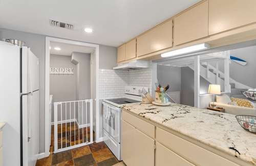 Horseshoe Bay Condo | Lakeside Condo Retreat in Horseshoe Bay