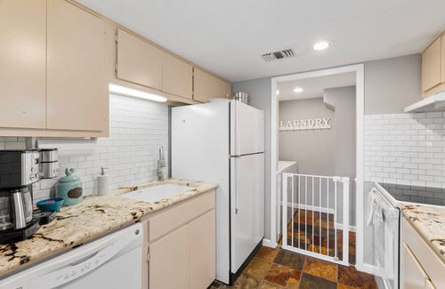 Horseshoe Bay Condo | Lakeside Condo Retreat in Horseshoe Bay