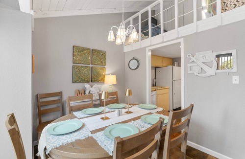 Horseshoe Bay Condo | Lakeside Condo Retreat in Horseshoe Bay