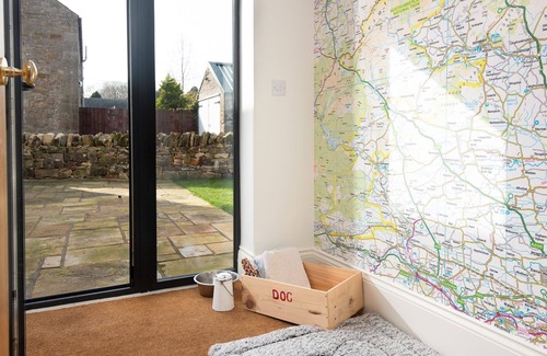 Capheaton Cottage | Lakeside Cottage, Edward in Capheaton, Northumberland - sleeping 2 guests in one bedrooms