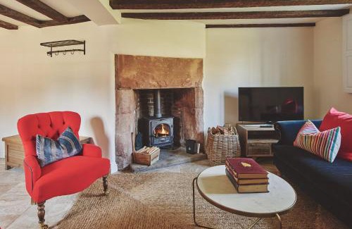 Nantwich House | Lakeside Cottage