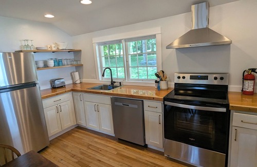 Cooperstown - Otsego Lake Cottage | Lakeside Cottage in Cooperstown