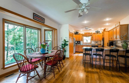 Sapphire House | Lakeside Cottage, on Whisper Lake with Gorgeous Lake & Mountain Views.