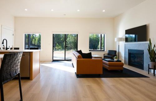 Lakeside House | Lakeside Crest Estate Cottages