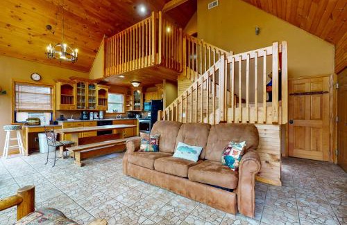 Sevierville House | Lakeside Dreams