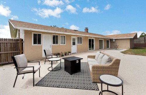 Auburndale House | Lakeside Escape - Charming - Nearby Attractions