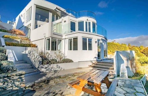 Kelvin Heights House | Lakeside Escape Summa
