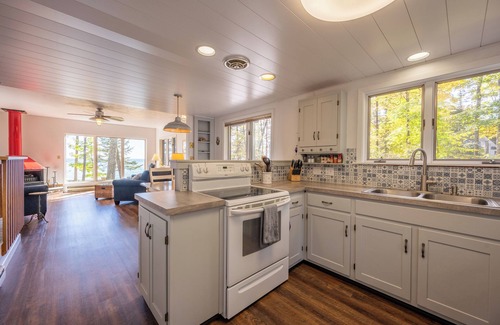 Gills Rock House | Lakeside Forest Retreat