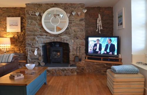 Torpoint House | Lakeside
