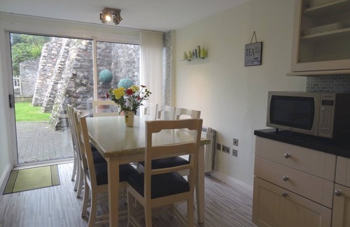 Torpoint Cottage | Lakeside