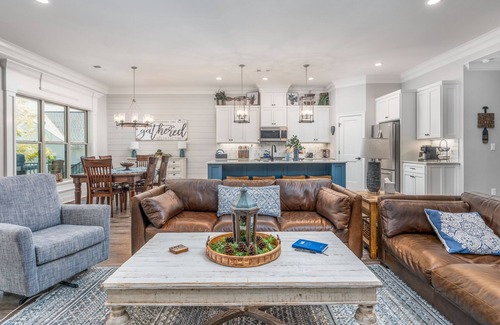 Hot Springs Village House | Lakeside Home with propane firepit, kayaks, large patio with propane grill