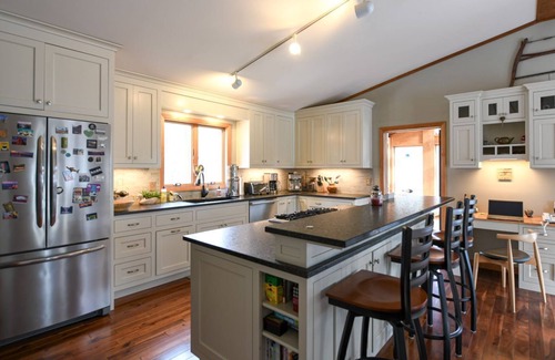 Oxford House | Lakeside Home with 450 feet of Private waterfront on Thompson Lake