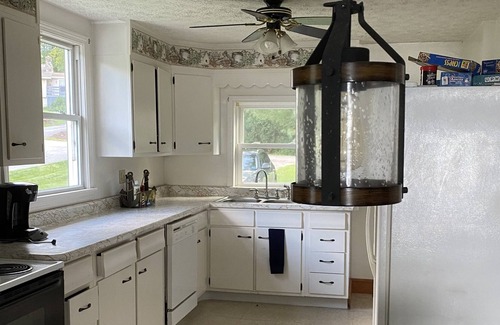Manchester House | Lakeside home with a spectacular view of Cobbossee Lake
