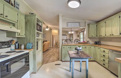 Milledgeville House | Lakeside Living: Sparta Retreat w/Game Room!