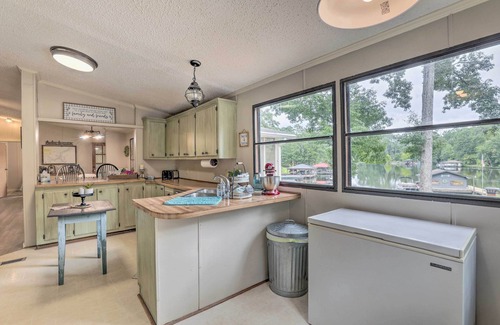 Milledgeville House | Lakeside Living: Sparta Retreat w/Game Room!