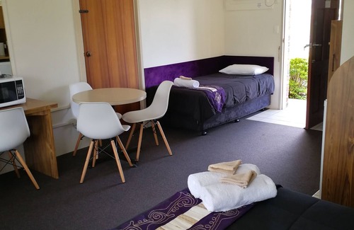 Loftville Hotel | Lakeside Lodge Motel