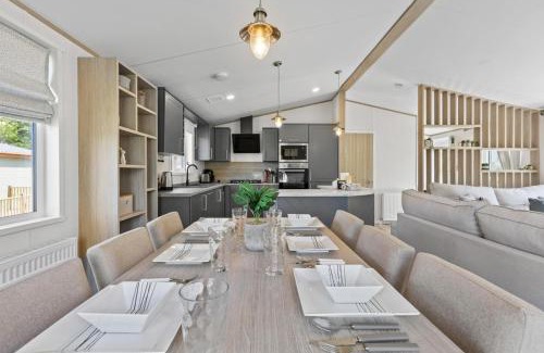 Earle House | Lakeside Lodge - North East Escapes