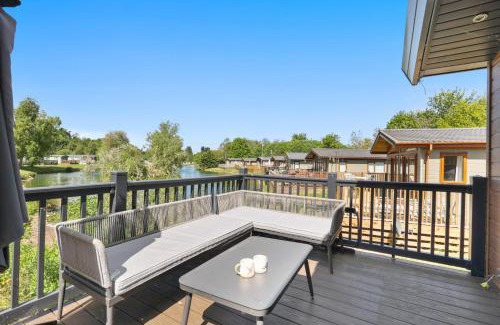 Earle House | Lakeside Lodge - North East Escapes