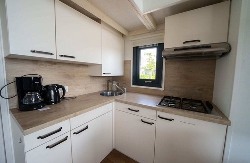 Bovenkarspel House | Lakeside lodge with garden