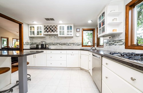Edwardsburg House | Lakeside Luxury: 3BR Retreat on Eagle Lake!