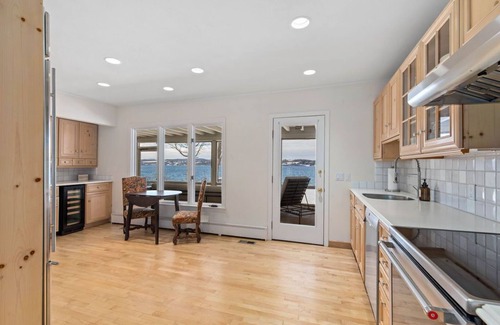 Skaneateles House | Lakeside Luxury Retreat: 5 Bedroom home with expansive Skaneateles lake frontage