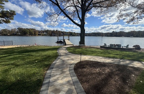 Troutman House | Lakeside Luxury Retreat on Lake Norman