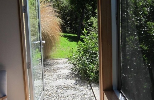 Closeburn Cottage | Lakeside Maisonette - absolute lakefront