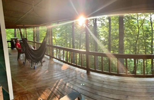 Topton House | Lakeside Mountain Oasis
